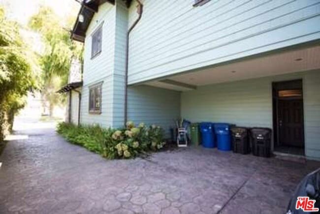 Photo - 1513 Walgrove Ave