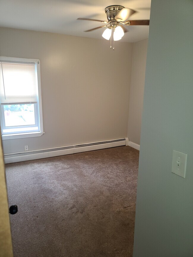 Photo - 79 W Cole St Apartments Unit 2