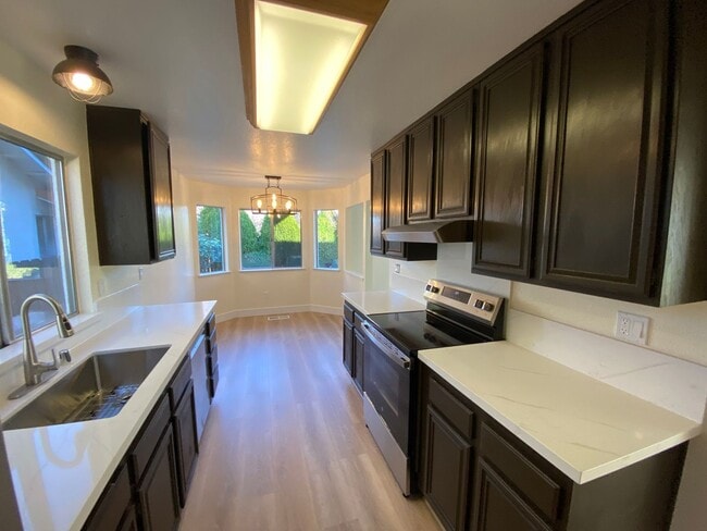 Photo - 1120 Devonshire Ct