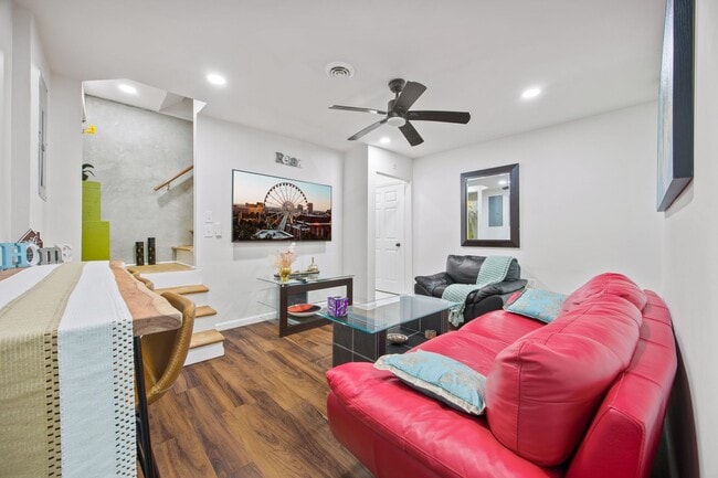 Building Photo - 3285 Marlanta Dr Unit Beautiful East Cobb