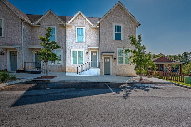 Photo - 394 S Hill Ave