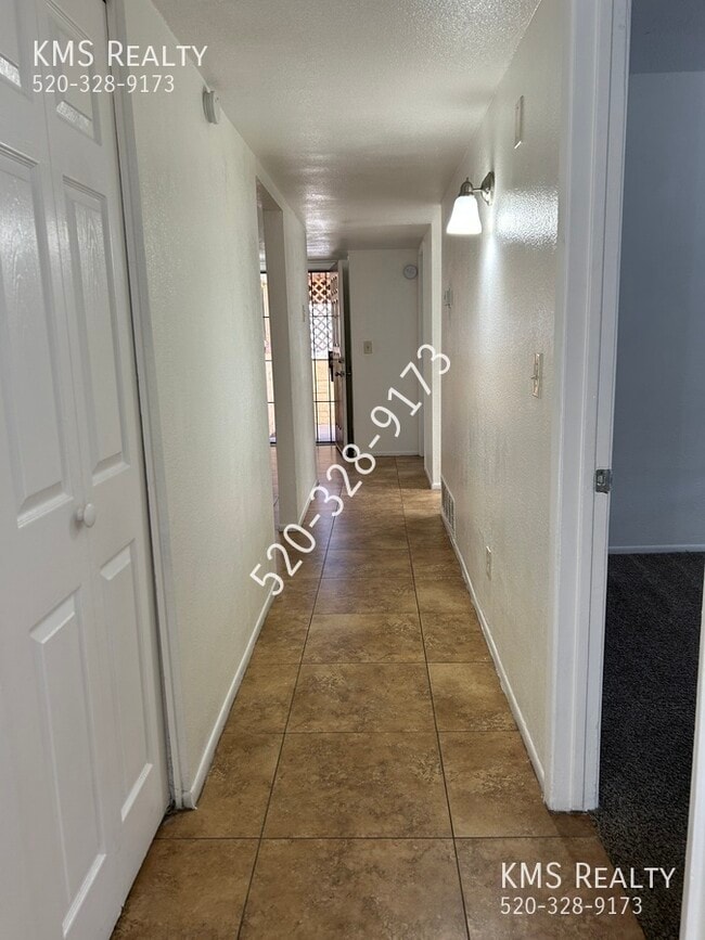 Photo - 1719 E Wyoming St