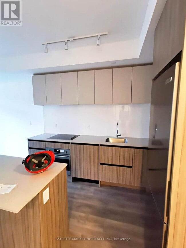 Photo - 8 Beverley Glen Blvd Unité D-321