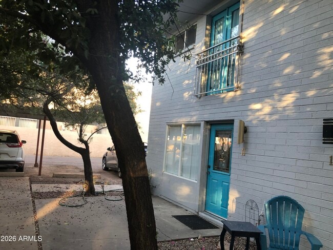 Building Photo - 2025 S Granada Dr