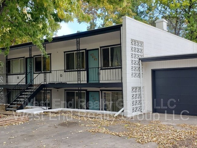 Photo - 352 W 5th St