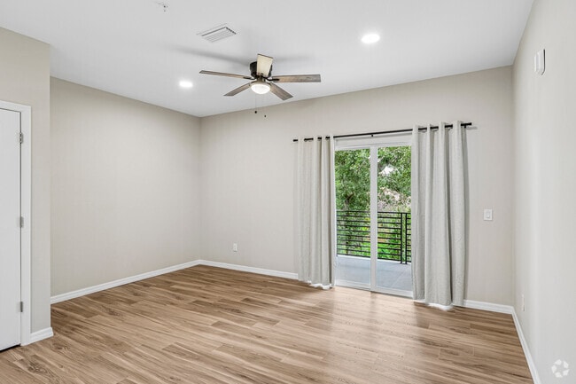 Avanti - 1BR, 1BA - 750SF - Living Room - Amalfi on the Ridge