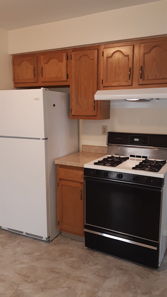 Kitchen - 1257 Jackson St Unit 2