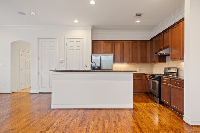 Building Photo - 2202 Hilshire Terrace Ct