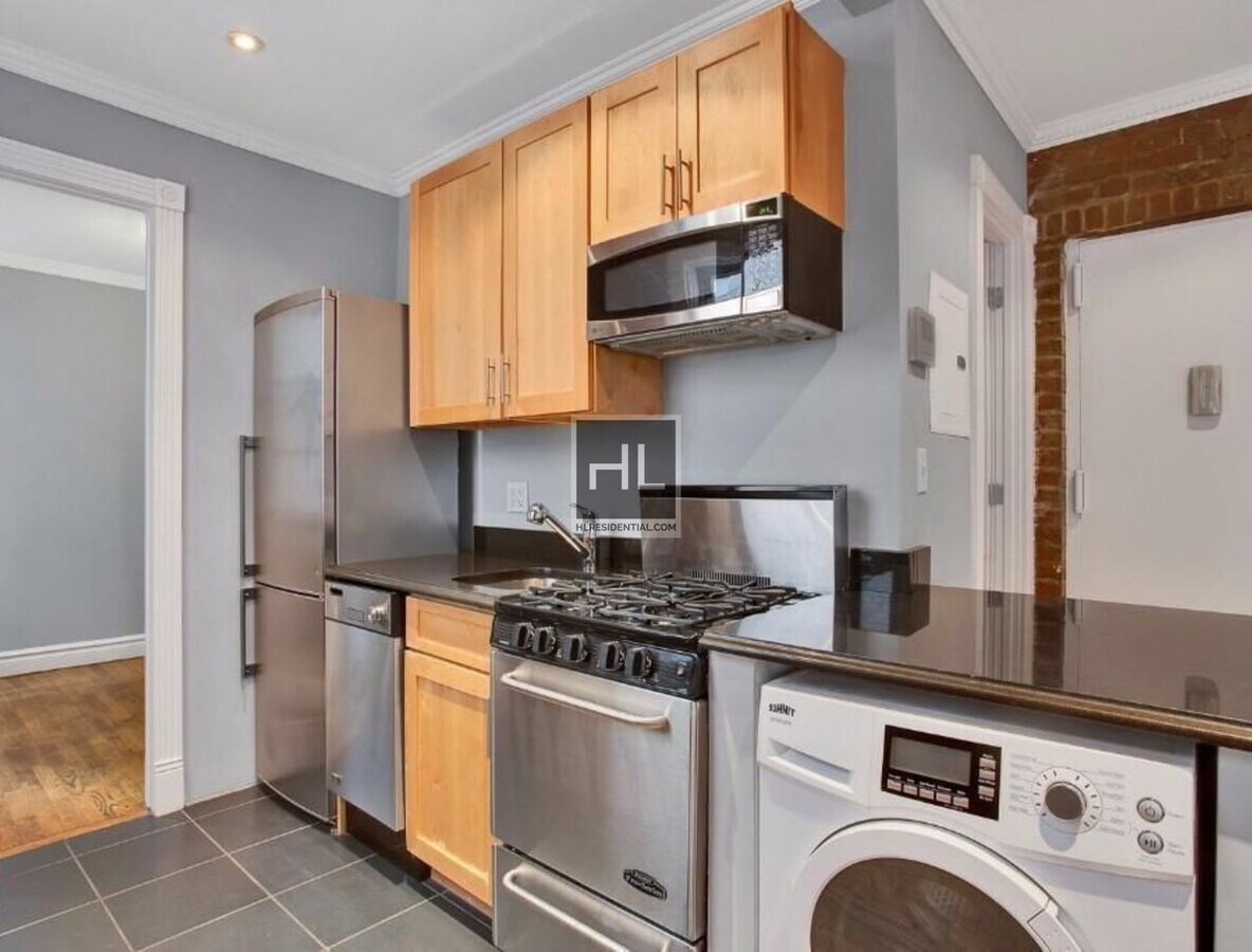 E 13TH ST. - E 13TH ST. Unit 1A