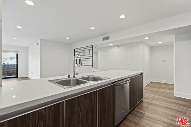 Photo - 748 Wilcox Ave Unit 205