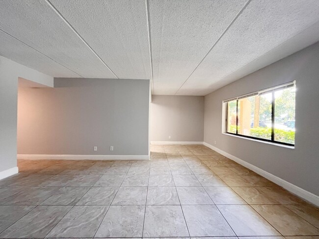 Photo - 1106 Meadows Cir Unit 1106