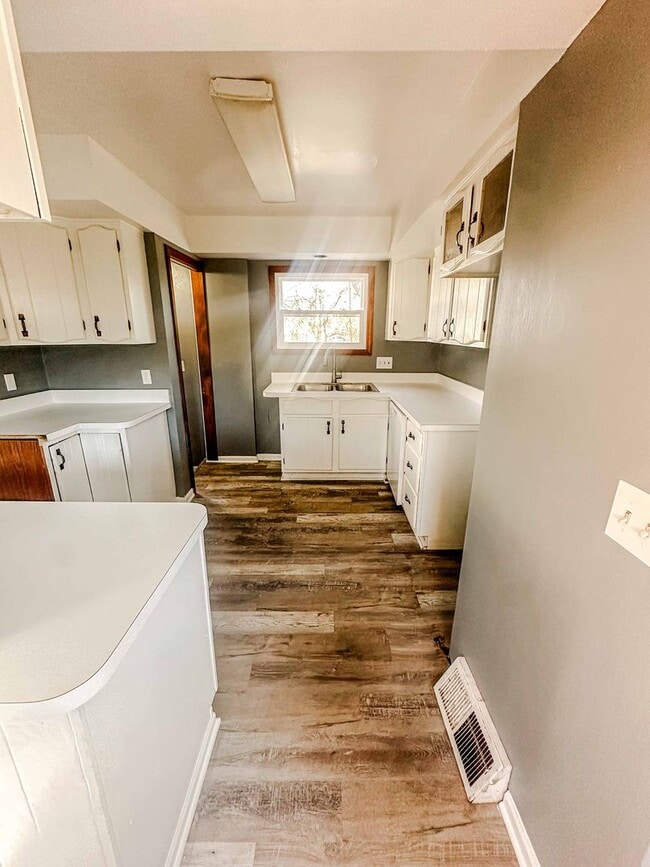 Photo - Beautiful two bedroom home with bonus room, finished basement, dishwasher, and many updates!