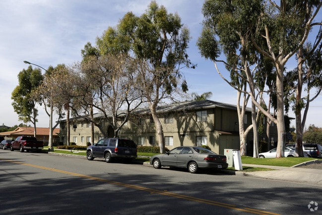 Building Photo - Circle City Apartments