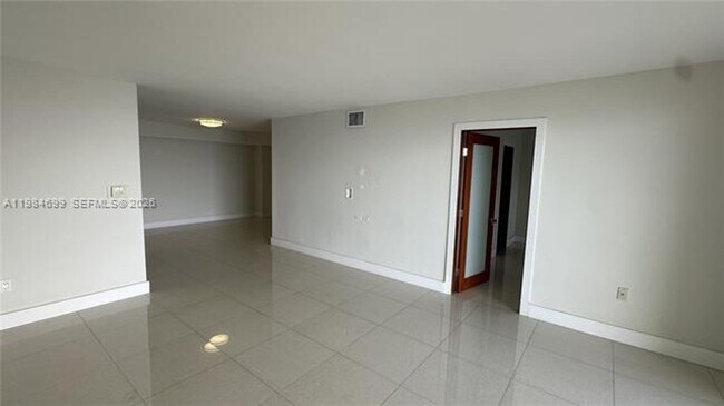 Photo - 2333 Brickell Ave Unidad 2333 Brickell Ave # 1009