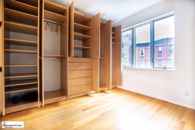 392 14th St Unit 3A