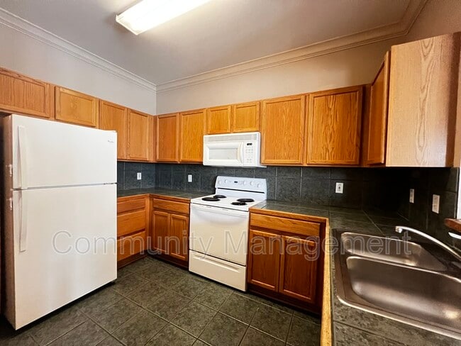 Photo - 710 E Boyd Dr