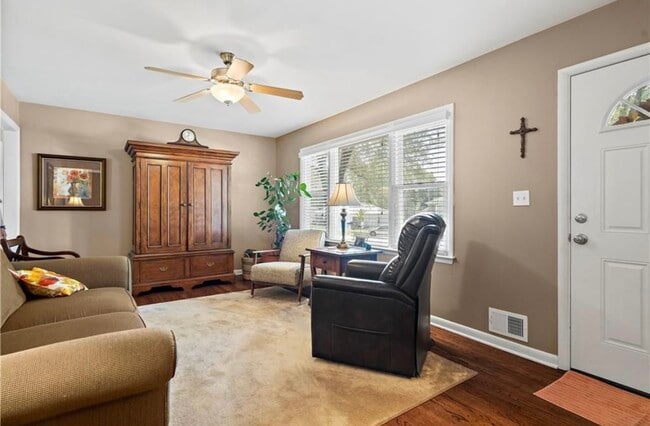 Photo - 8541 Riggs St