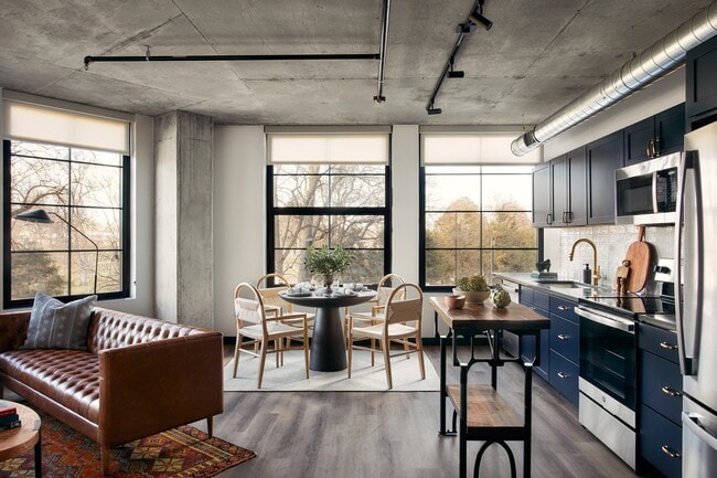 Photo - Memoir Wedgewood Houston