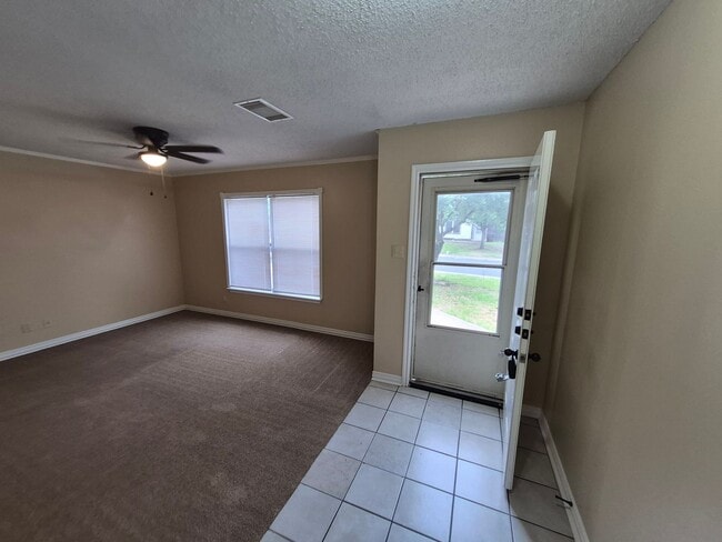 Photo - 8007 Chestnut Bluff Dr