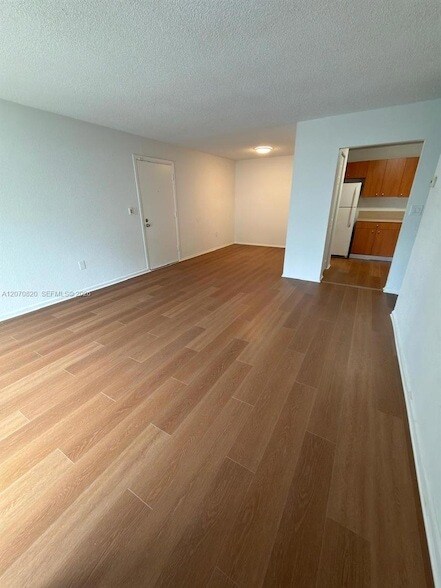 411 Executive Center Dr Unit 109