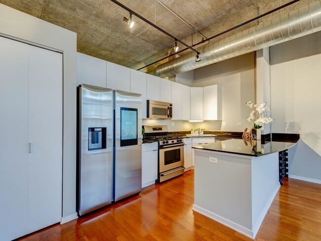Photo - 900 N Kingsbury St Unit 1057