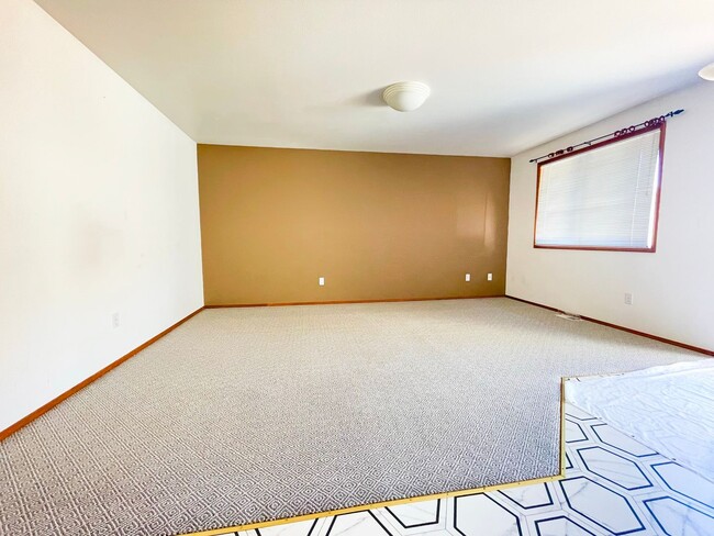 Photo - Recently updated Lynnwood Rambler in a quiet cul-de-sac