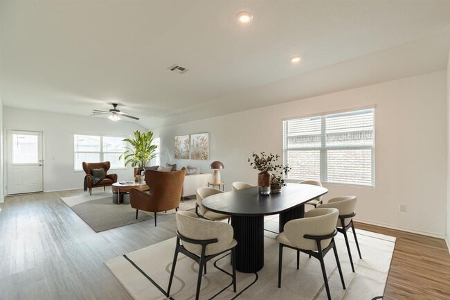 Building Photo - 341 Escondido Cir