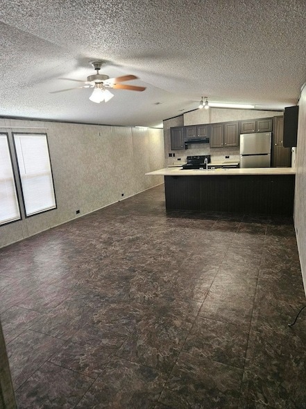 Photo - 675-5604 Corner