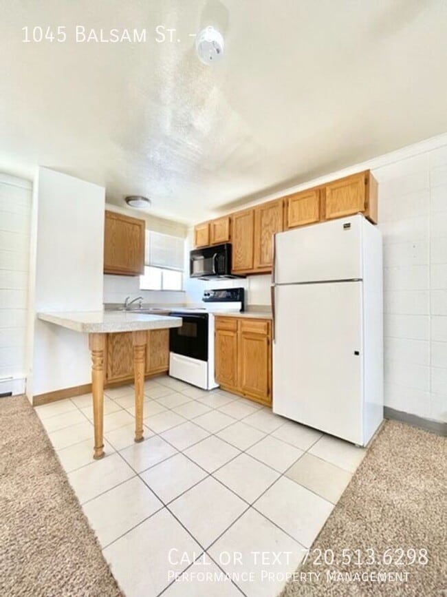 Photo - 1045 Balsam St Unit 8