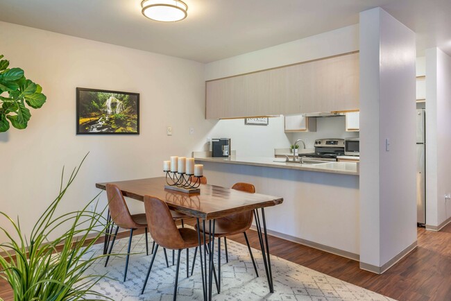 Dining Room - Forest Hills Apartments