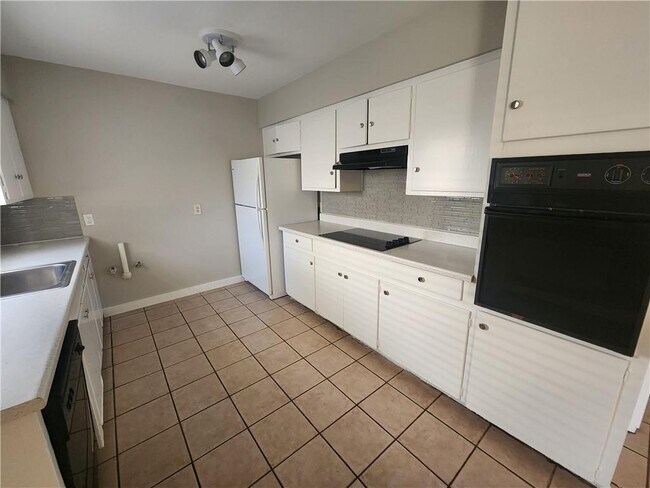 Photo - 607 Nelray Blvd