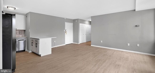 Photo - 922 24th St NW Unit 521