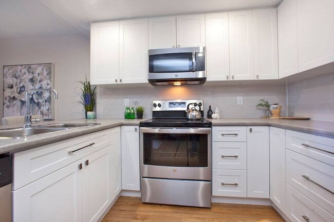 Photo - Prince Court/Princess Manor