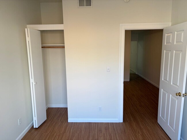 Photo - Charming One Bedroom in Hayes Valley **Washer/Dryer**Open Saturday/Sunday**