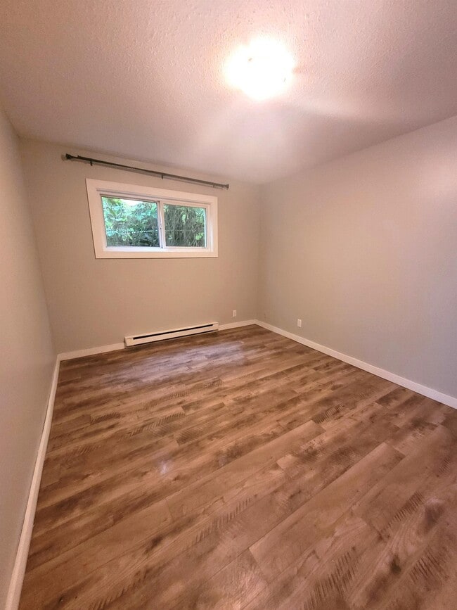 Photo - 1034-1033 3 Ave W Unit 1