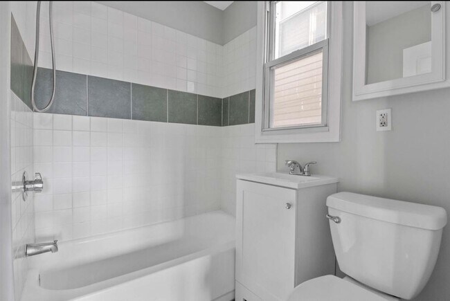 Photo - 35 McAdoo Ave Unit 1