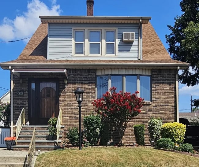 Building Photo - 139 Union Ave Unit #1