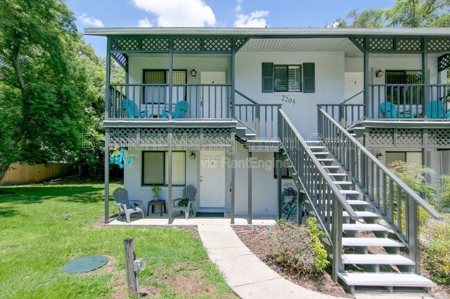 Building Photo - 2203 Henderson Dr Unit A