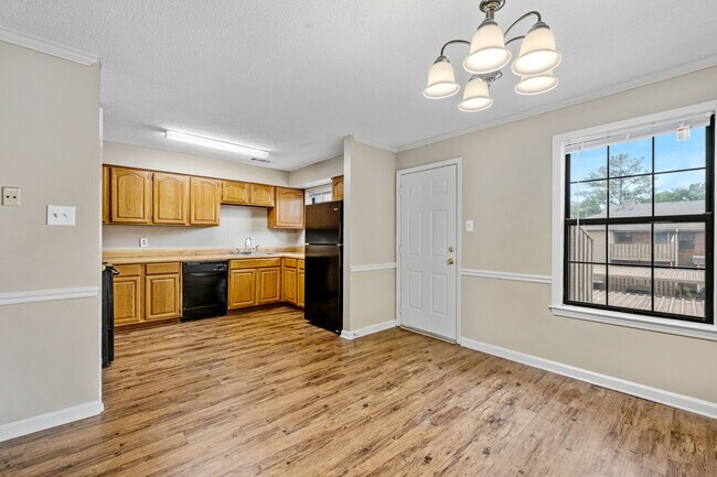 MONTICELLO APTS