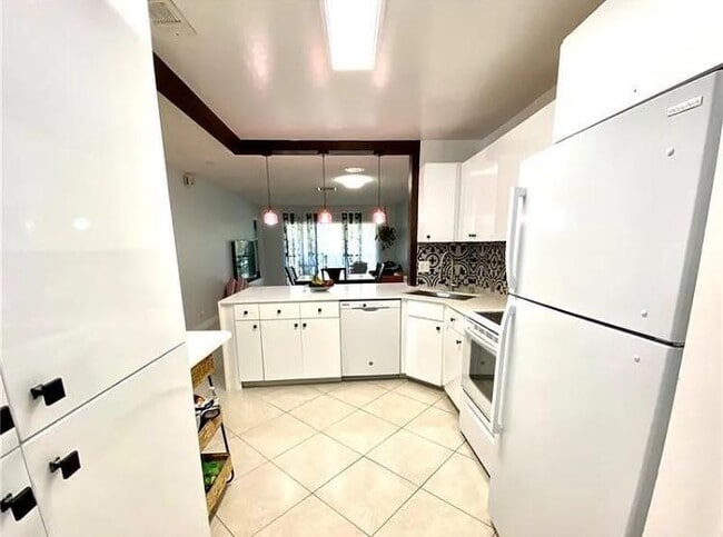 Photo - 11613 NW 28th St Unit 2