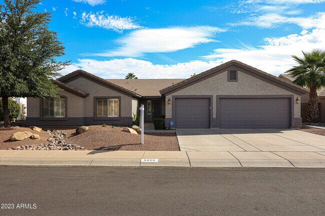 5215 E Wallace Ave  