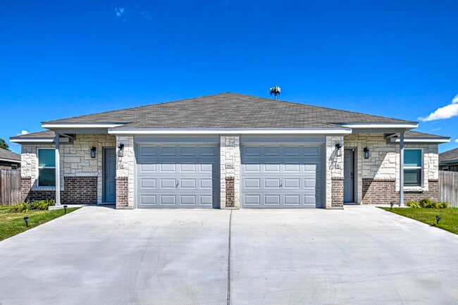 Photo - 5812 McGregor Loop Unidad 5812 B