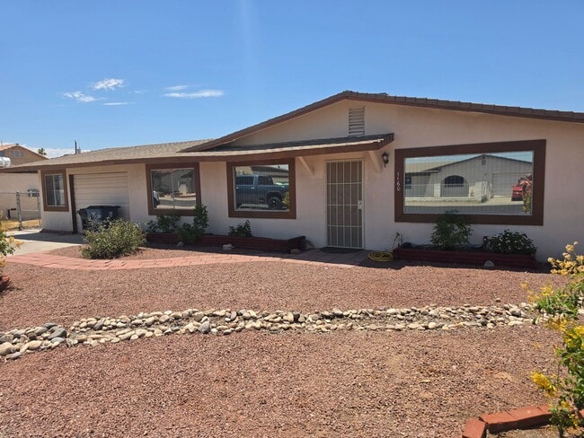 Building Photo - Newly Remodeled 3 Bedroom House in Bullhead
