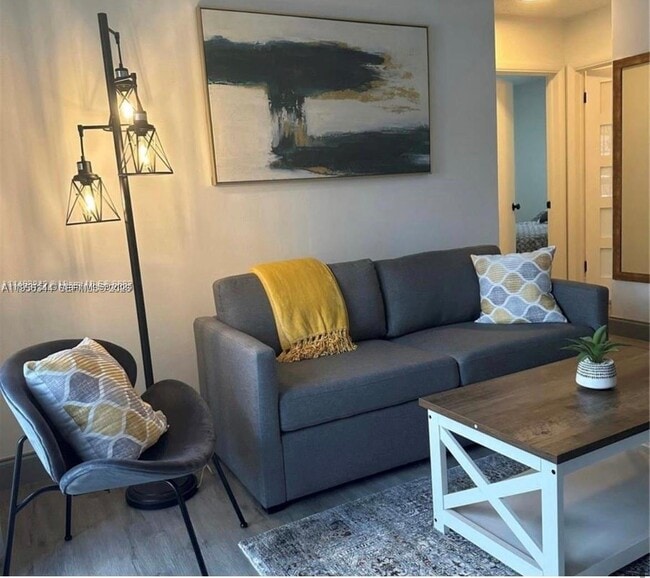 Photo - 2500 NE 181st St