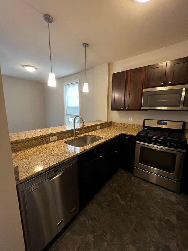 Building Photo - 228 Bayberry Cir Unit 101