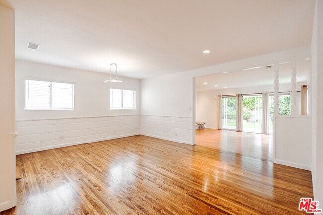 Building Photo - 12800 Stanwood Dr Rental
