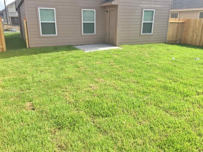 Building Photo - 19031 Moynihan Dr