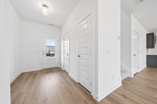 Photo - 7060 Sutton Dr