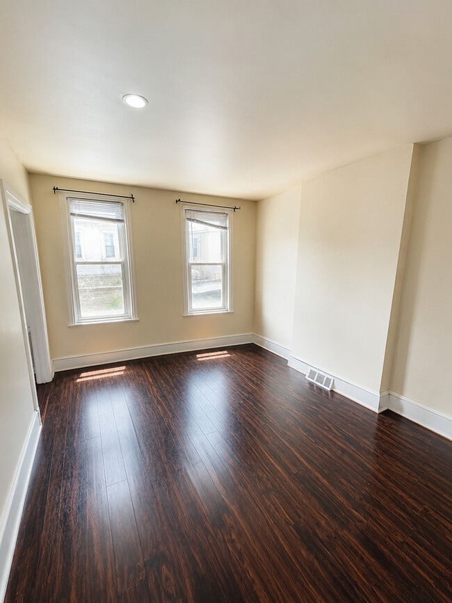 Photo - 4523 St Davids St