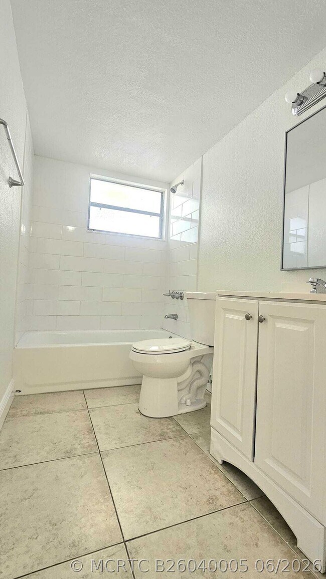 Photo - 1641 Balfour Point Dr Unit A